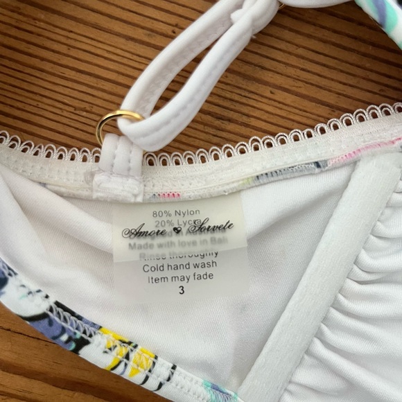 Amore and Sorvete Jessie James Decker Floral Bikini - Picture 8 of 9